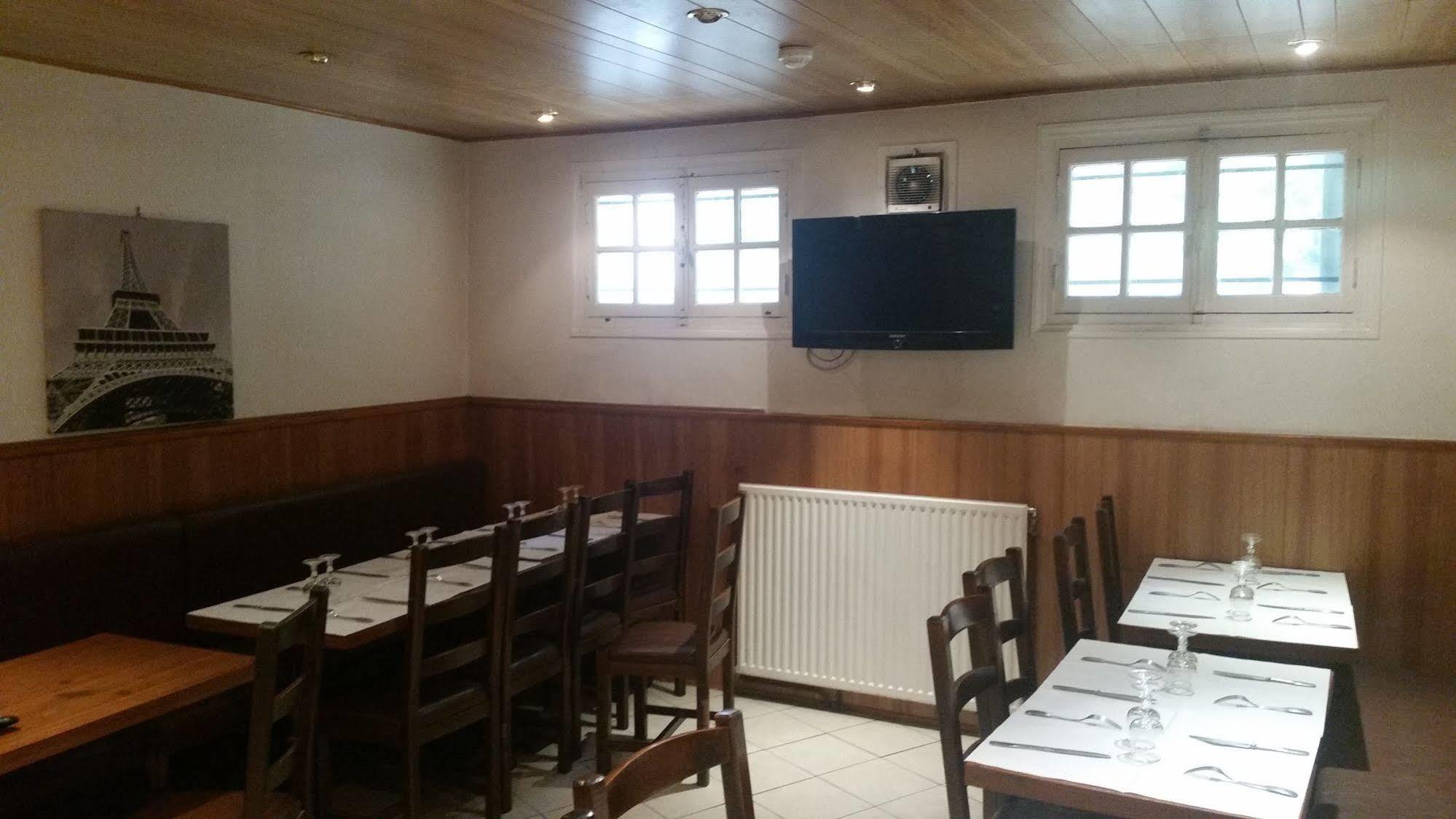 Hotel Le Carrosse Париж Экстерьер фото